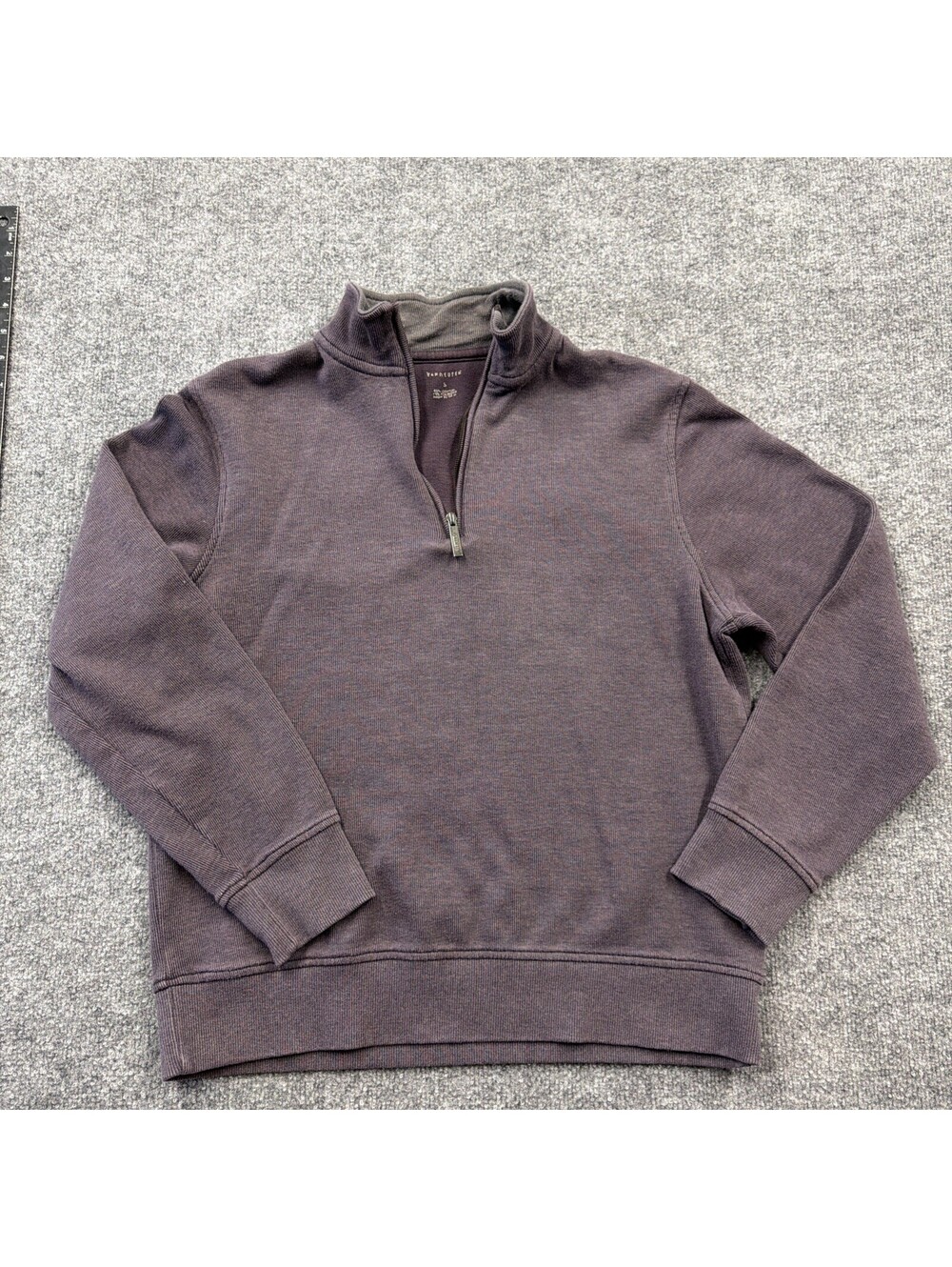 Van Heusen Size Small Men’s Purple Zippered Mock Neck Sweatshirt